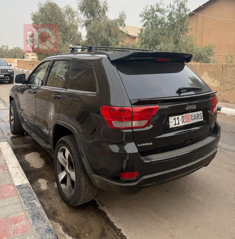 جیپ گراند شیرۆکی